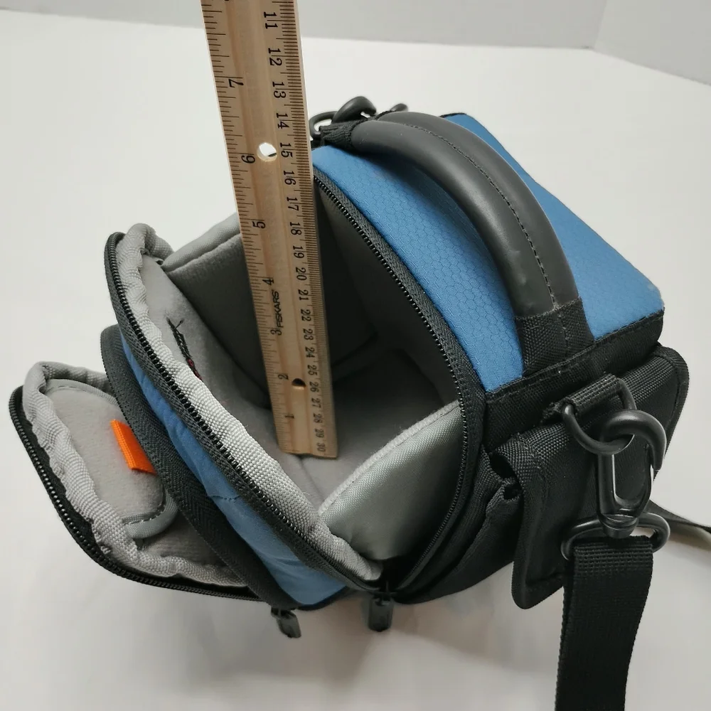 Lowepro Clips 100 Camera Travel Bag Arctic Blue w/ Strap – Compact DSLR/SLR Case